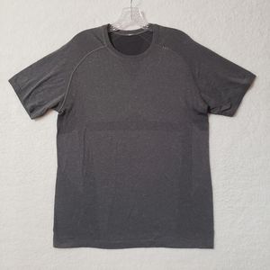 Lululemon athletica men's athletic performance short sleeve active top men sz M